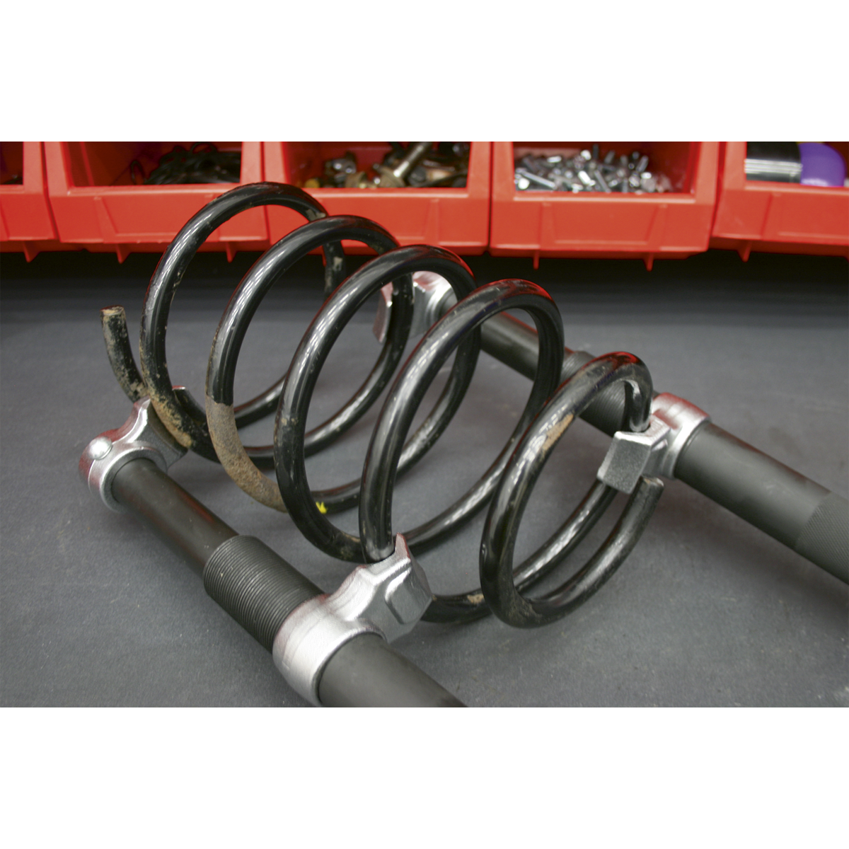 Heavy-Duty Coil Spring Compressor Set 2500kg 2pc