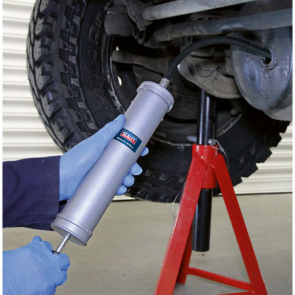 Oil Suction Syringe with Metal Body 500ml