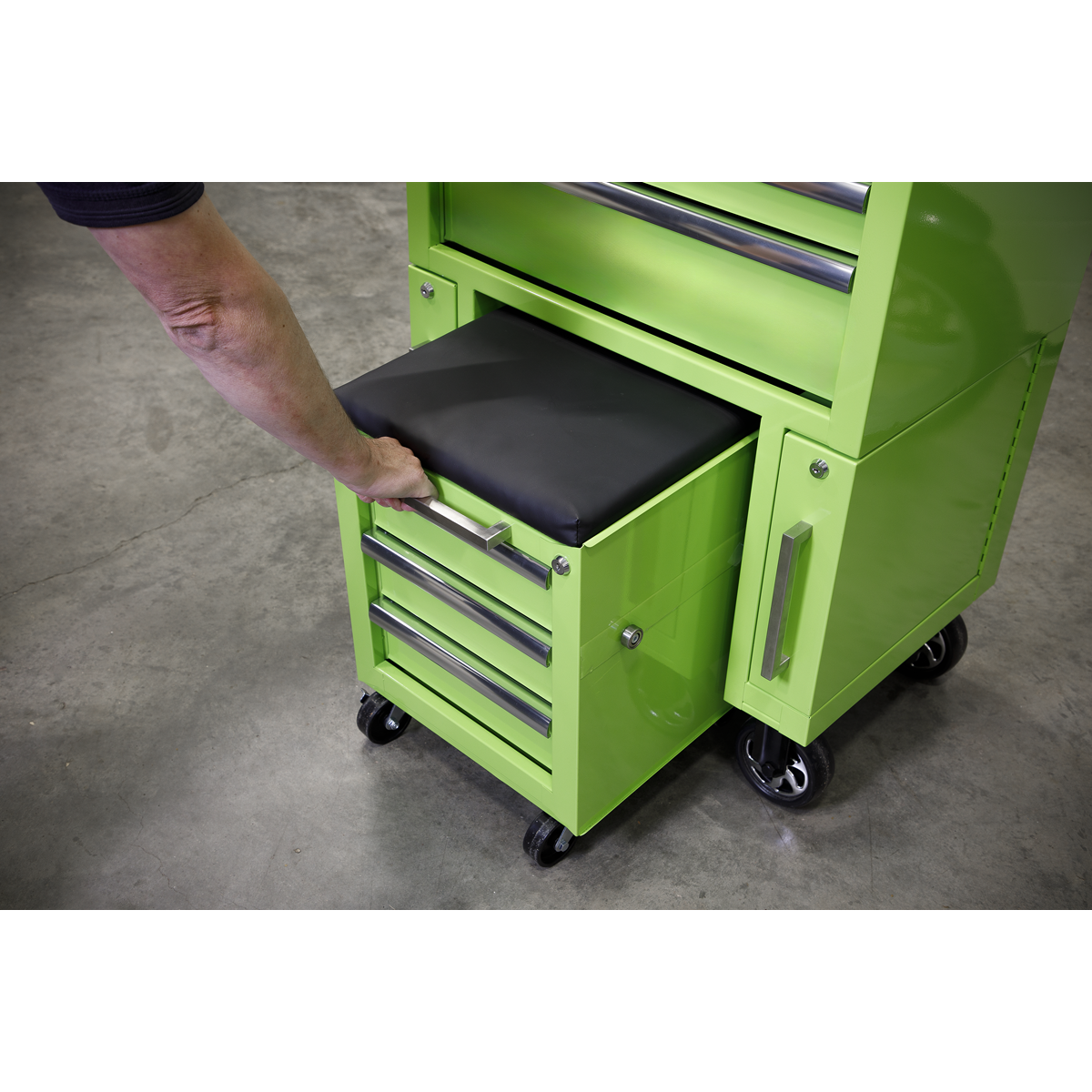 Superline PRO® Rollcab 3 Drawer with Utility Seat