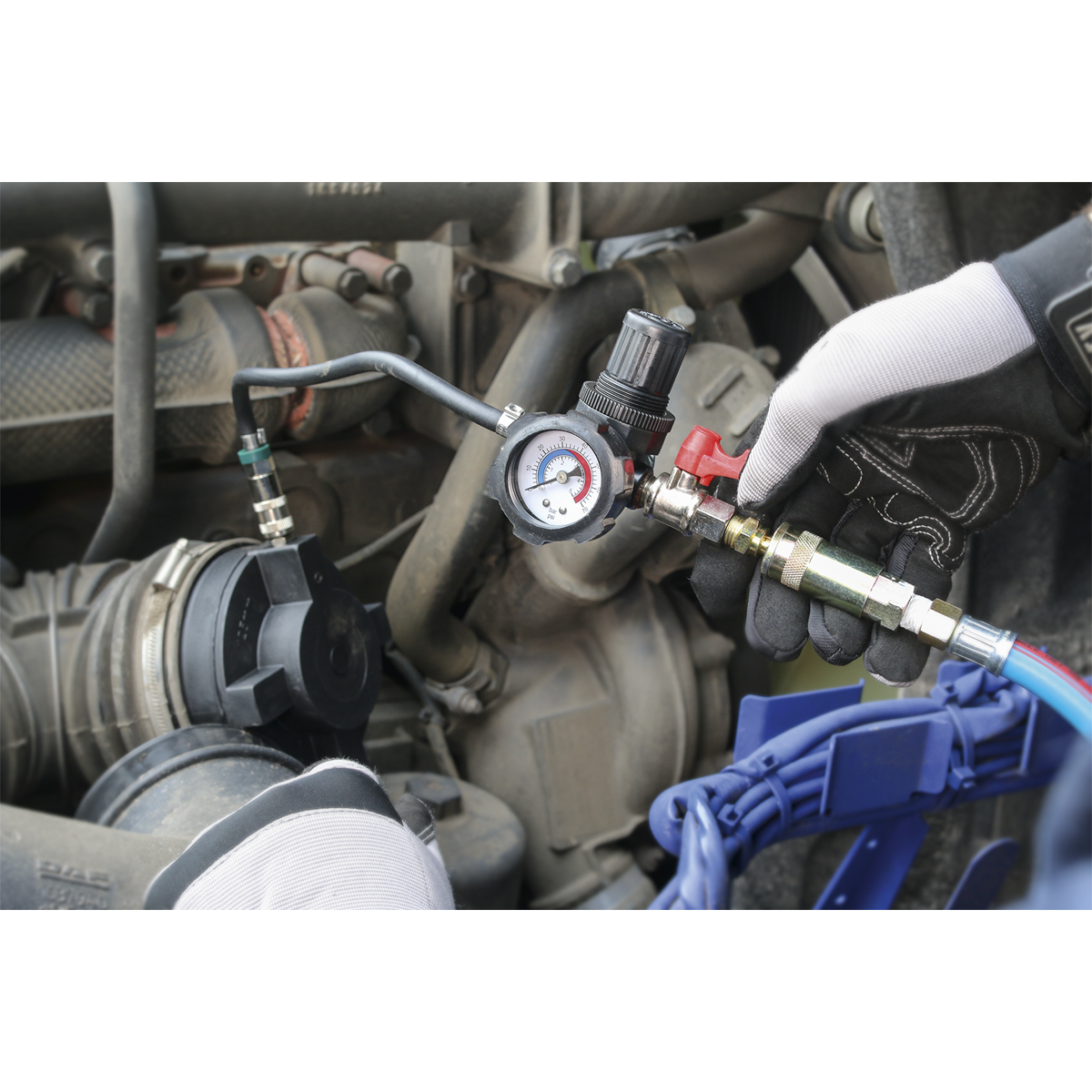 Turbo System Leakage Tester for Commercial Vehicles
