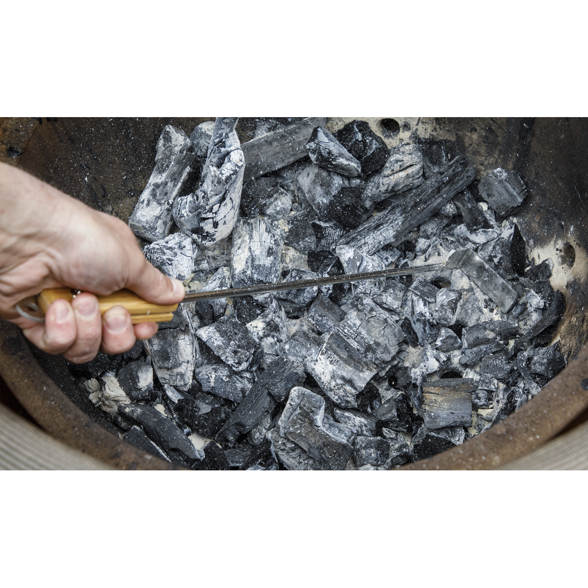 Dellonda Ash Scraper Tool for Kamado BBQs