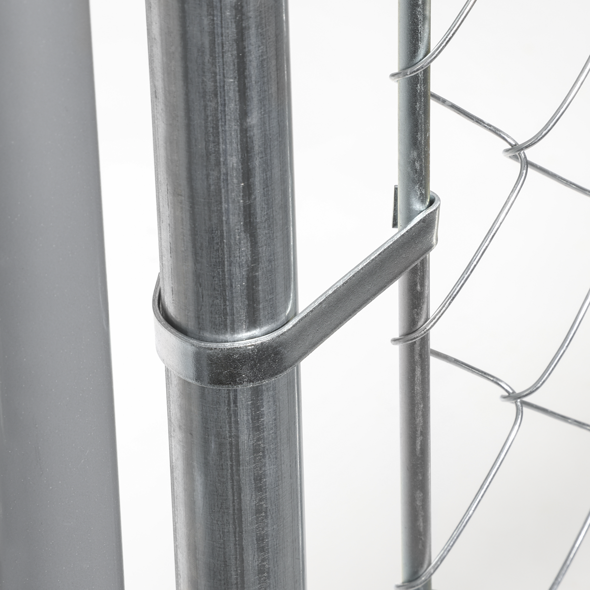 Dellonda Galvanised Steel Dog Kennel with Roof Cover & Chain Link Fencing 2 x 2 x 1.5m