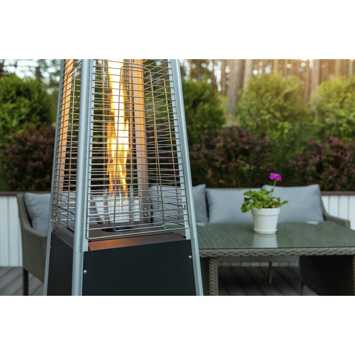 Dellonda Pyramid Gas Outdoor Garden Patio Heater 13kW Commercial & Home Use