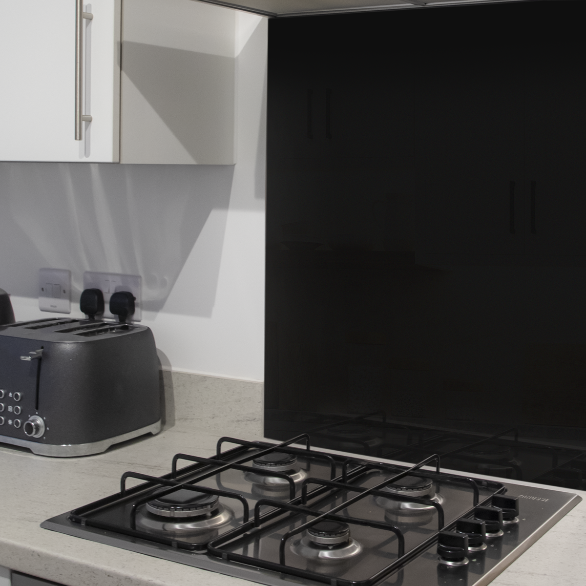 Baridi Splashback for Cooker Hoods 60 x 75cm - Black