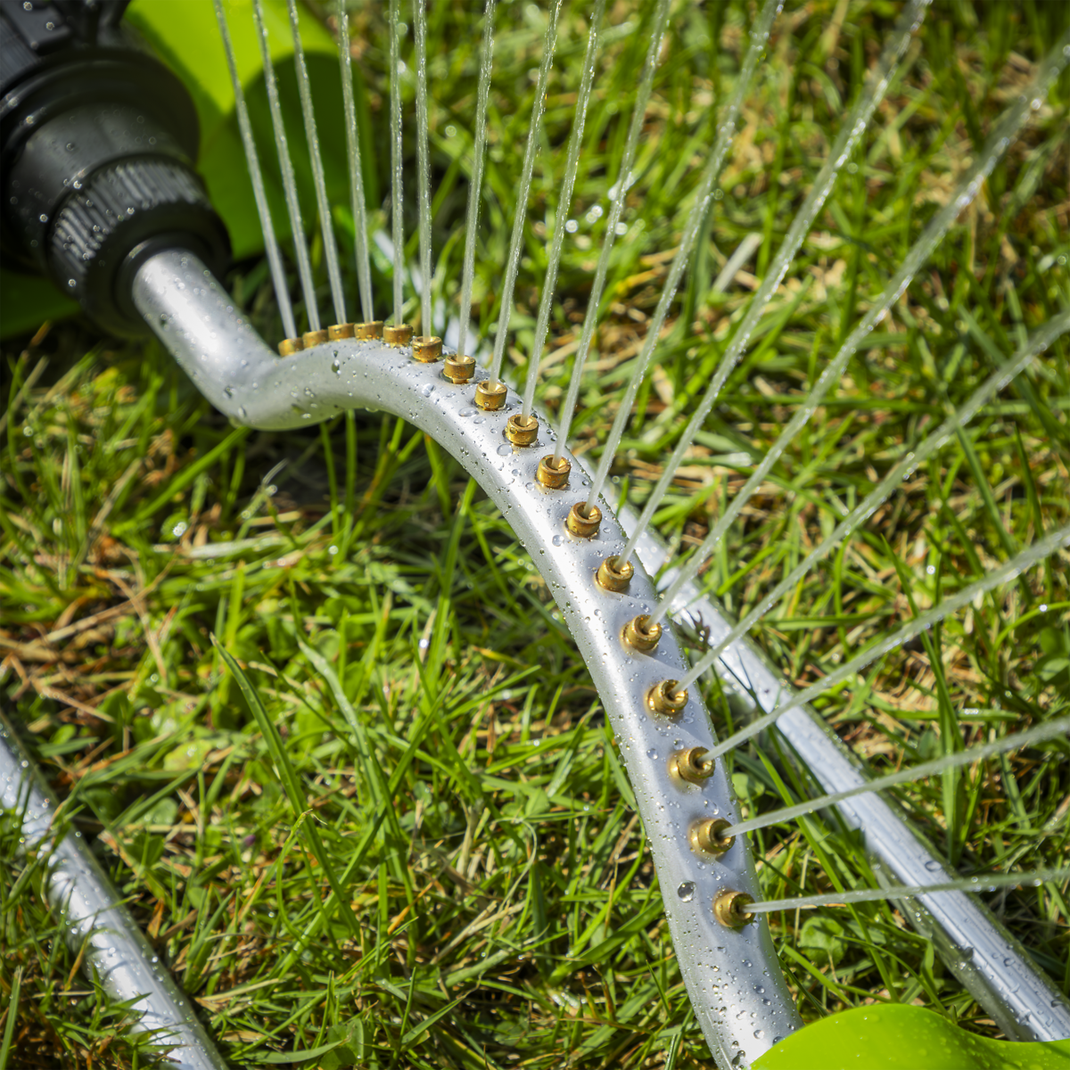 Oscillating Water Sprinkler 17 Nozzles with Brass Heads
