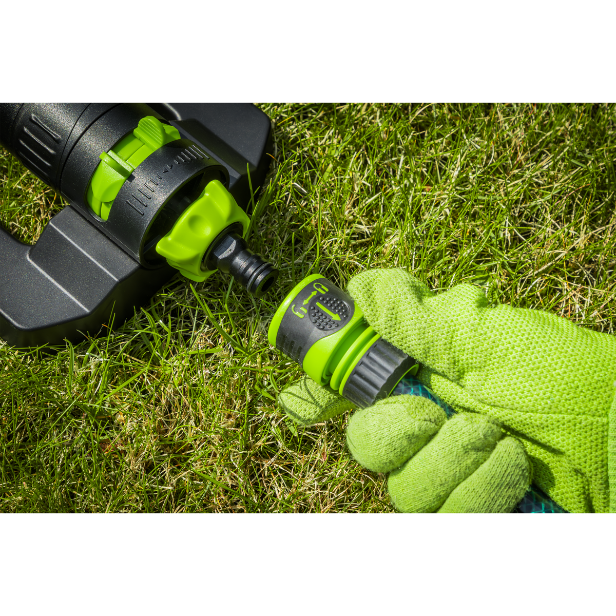Oscillating Water Sprinkler with 18 Nozzles