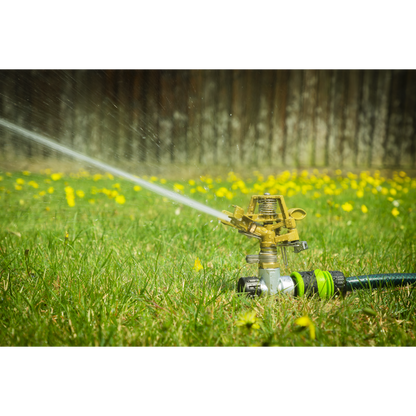 Pulsating Water Sprinkler on Metal Spike