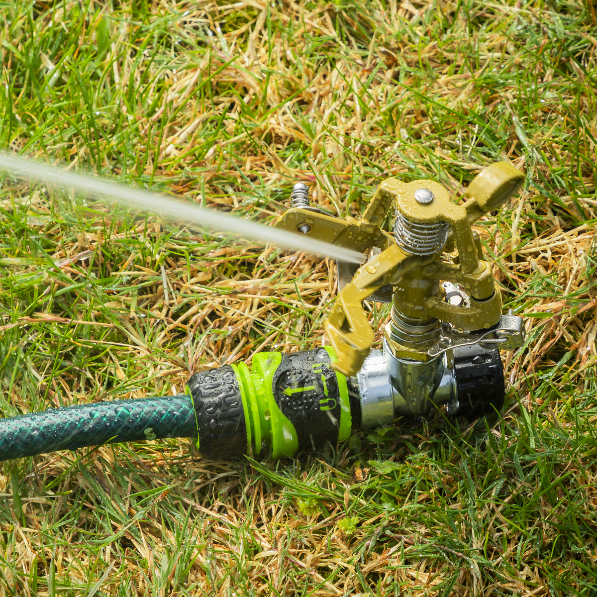 Pulsating Water Sprinkler on Metal Spike