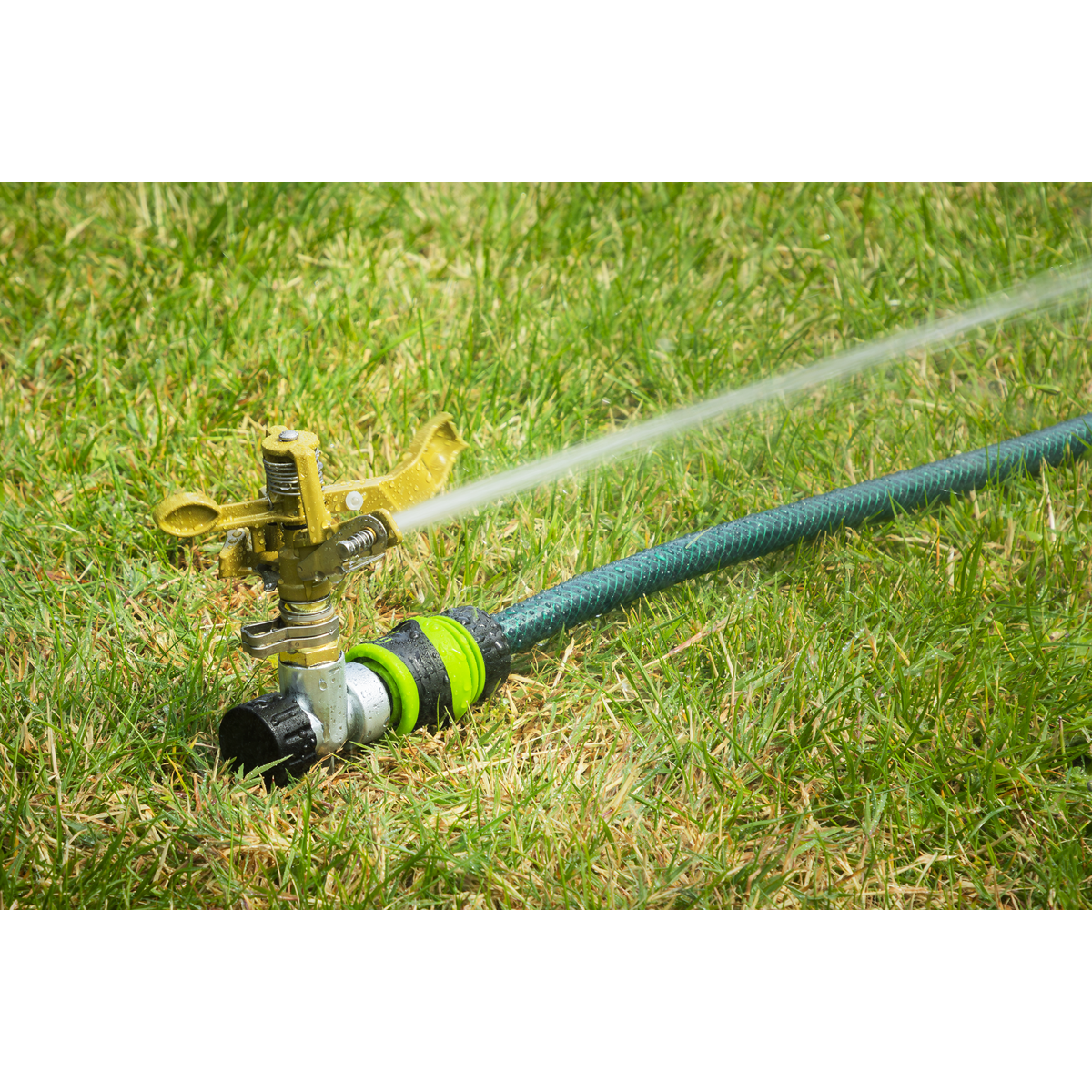 Pulsating Water Sprinkler on Metal Spike