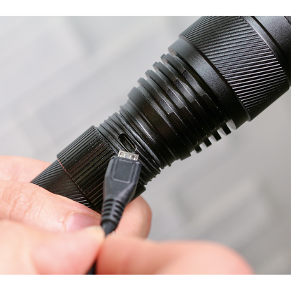 Rechargeable Aluminium Torch with Adjustable Focus 10W SMD LED