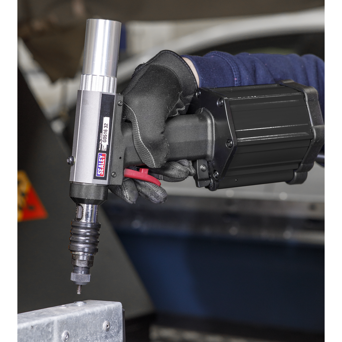 Air/Hydraulic Nut Riveter Vacuum System