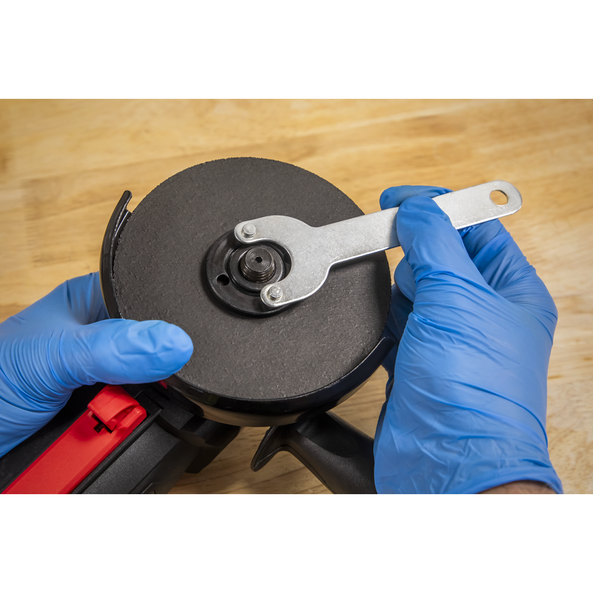 115mm Angle Grinder 750W/230V