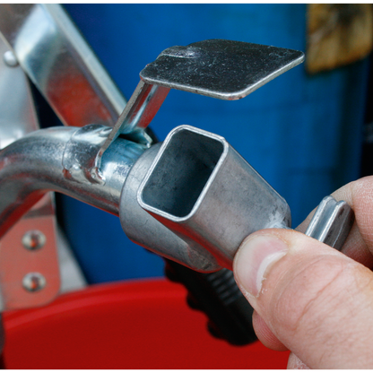 Heavy-Duty Lever Pump with Swivel Handle
