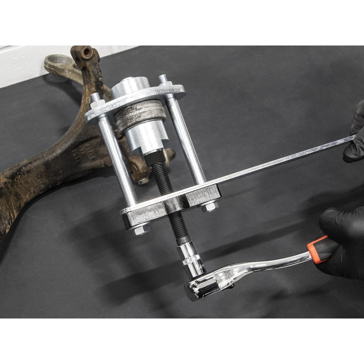 Front Upper Control Arm Bush Tool for VAG